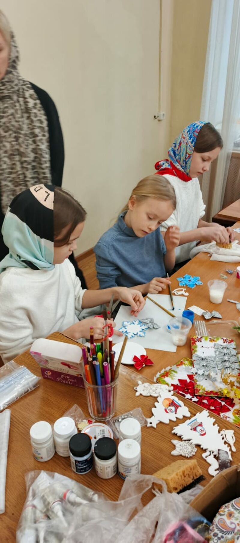 Мастер-класс для детей по декорации ёлочной игрушки! 