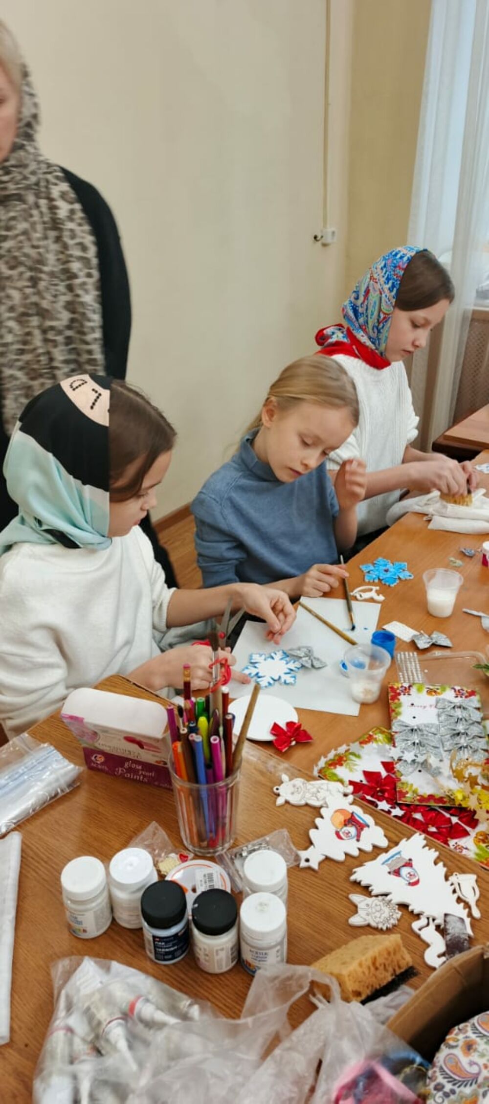 Мастер-класс для детей по декорации ёлочной игрушки! 